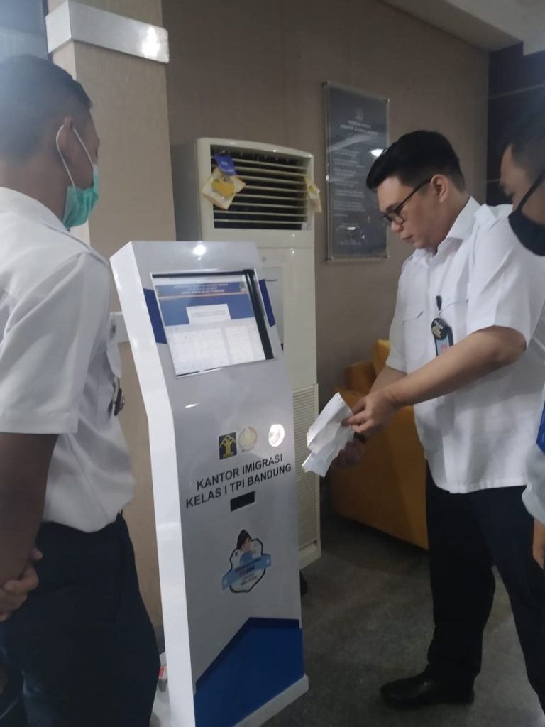 mesin antrian kantor imigrasi 2